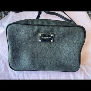 Michael Kors Logo crossbody
